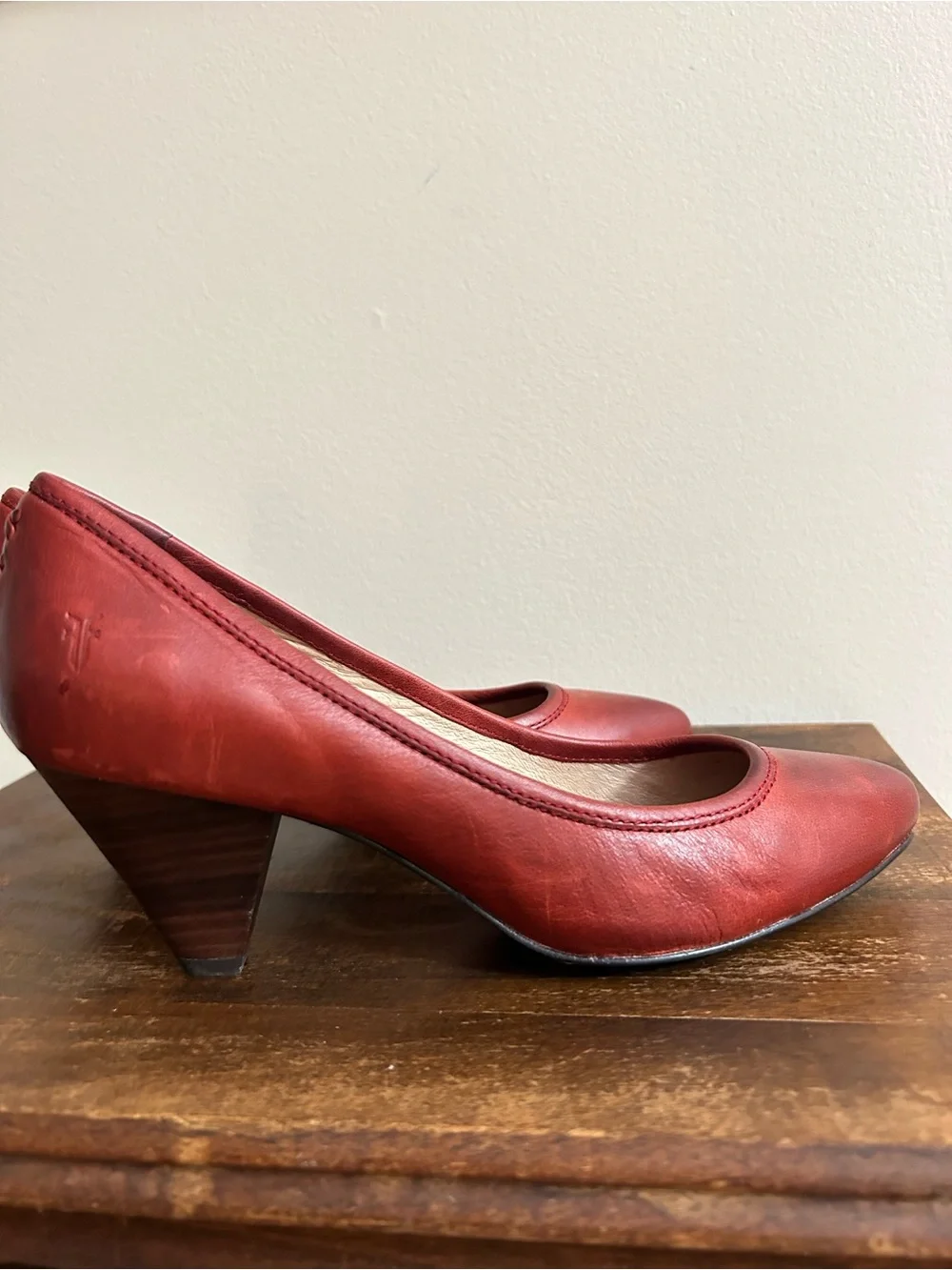 FRYE Regina Pump Red